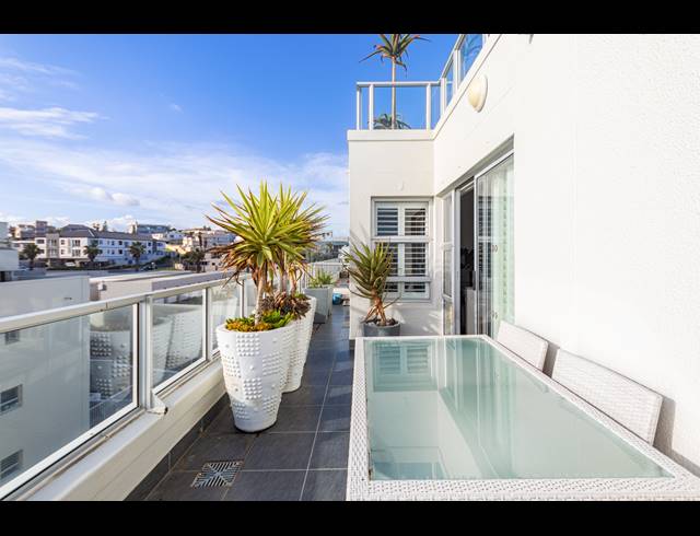 2 BEDROOM APARTMENT TO LET IN BEACHFRONT